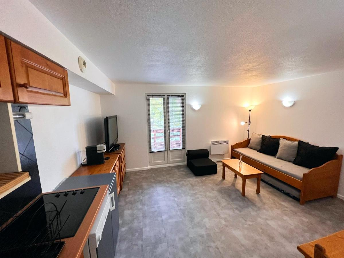 Vars, Appart Spacieux Renove 4 Couchages Dans Chalet Вар Экстерьер фото