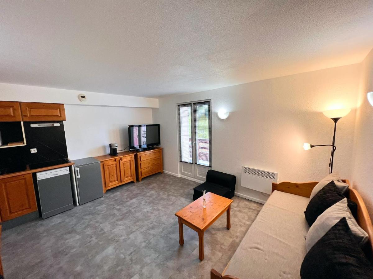 Vars, Appart Spacieux Renove 4 Couchages Dans Chalet Вар Экстерьер фото