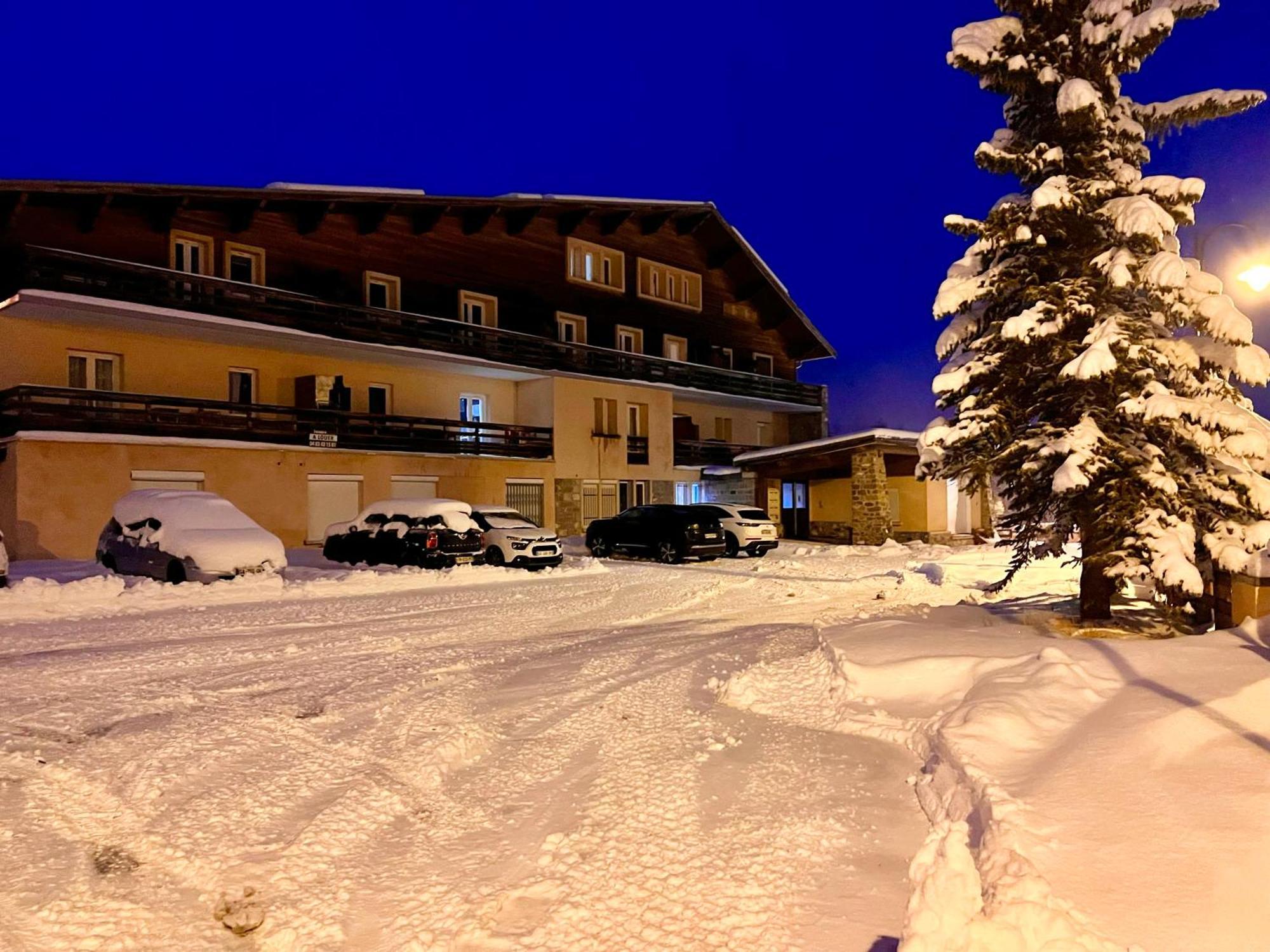 Vars, Appart Spacieux Renove 4 Couchages Dans Chalet Вар Экстерьер фото